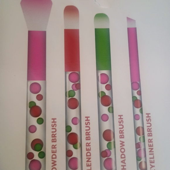 Blow Pop Makeup Brush Set with Polka Dots New - Picture 6 of 7